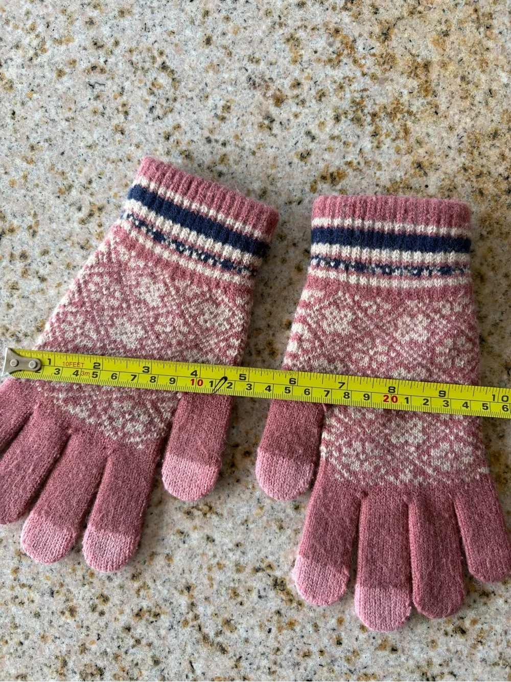 Clear Creek Women’s Pink Patterned Knit Gloves-touchscreen compatible